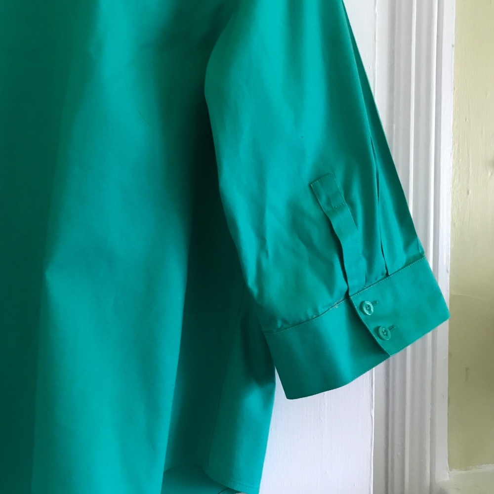 CHICO’S Aqua Green blue button up shirt with hidden buttons